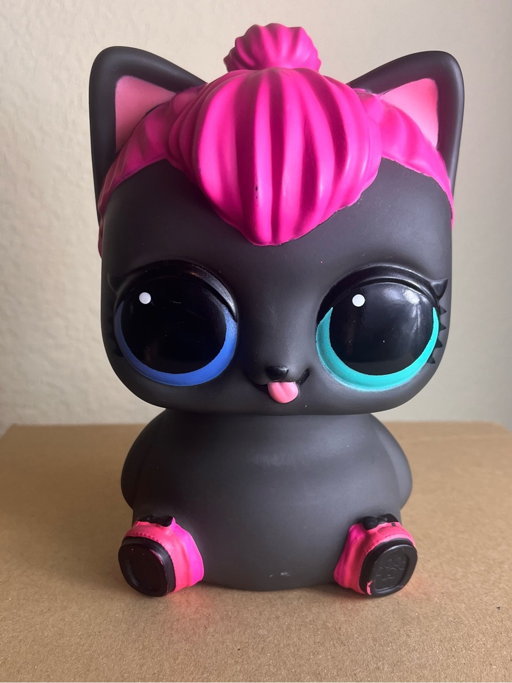 L.O.L. Surprise! Biggie Pet "Spicy Kitty" from Eye Spy series piggy coin bank
